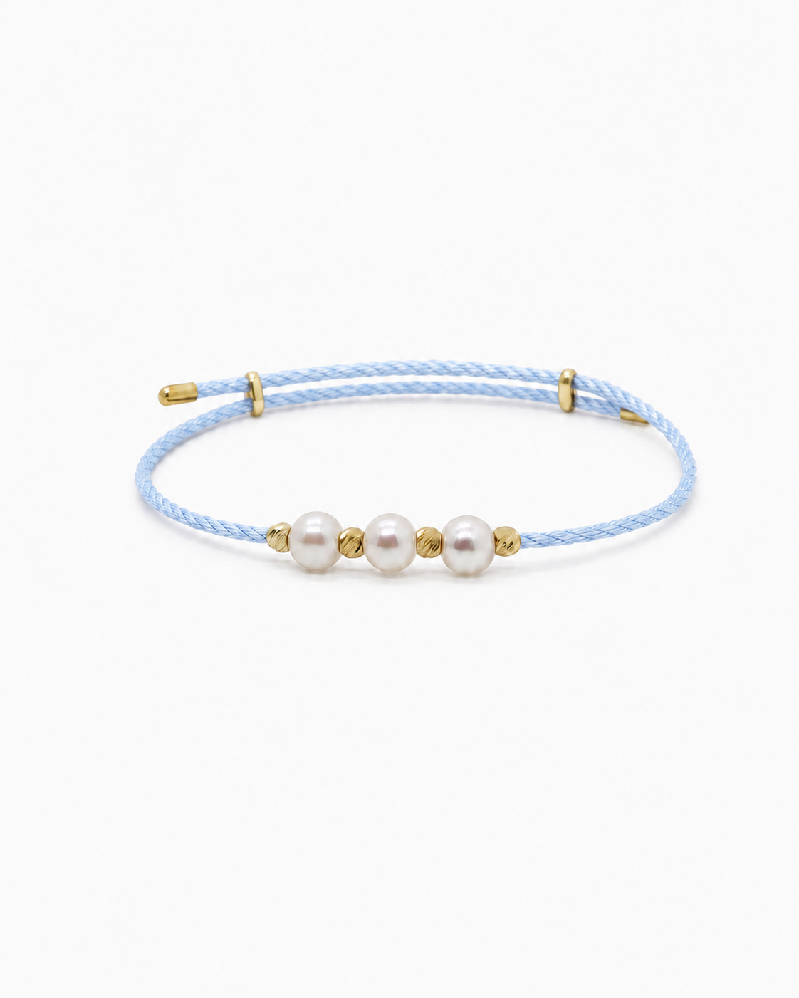 Light blue bracelet with three pearls on a white background #Color_Baby Blue