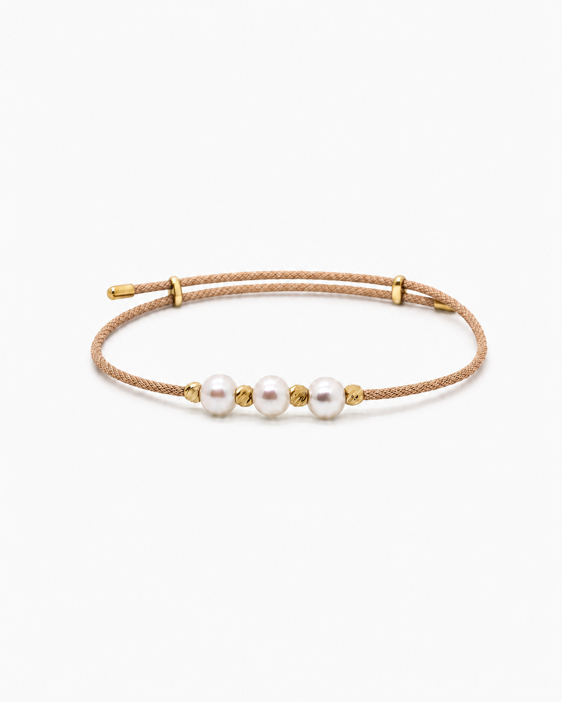 Bracelet with pearls and gold accents on a white background #Color_Sand